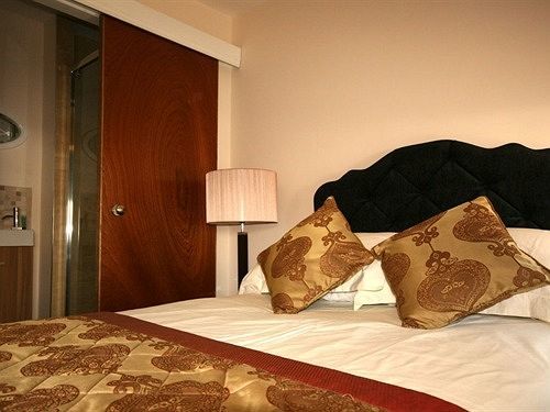 East Gate Inn كول شيستر المظهر الخارجي الصورة