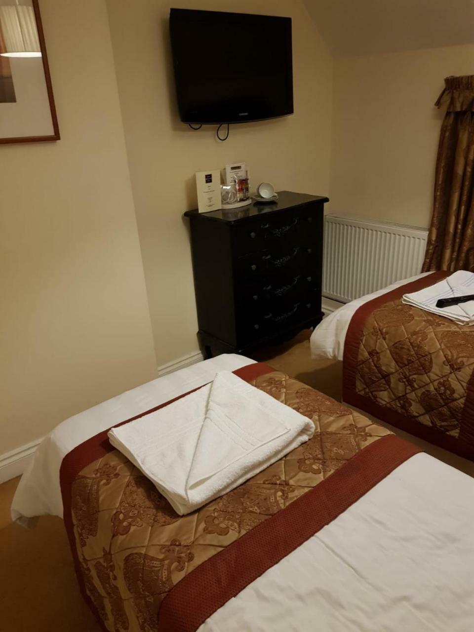 East Gate Inn كول شيستر المظهر الخارجي الصورة