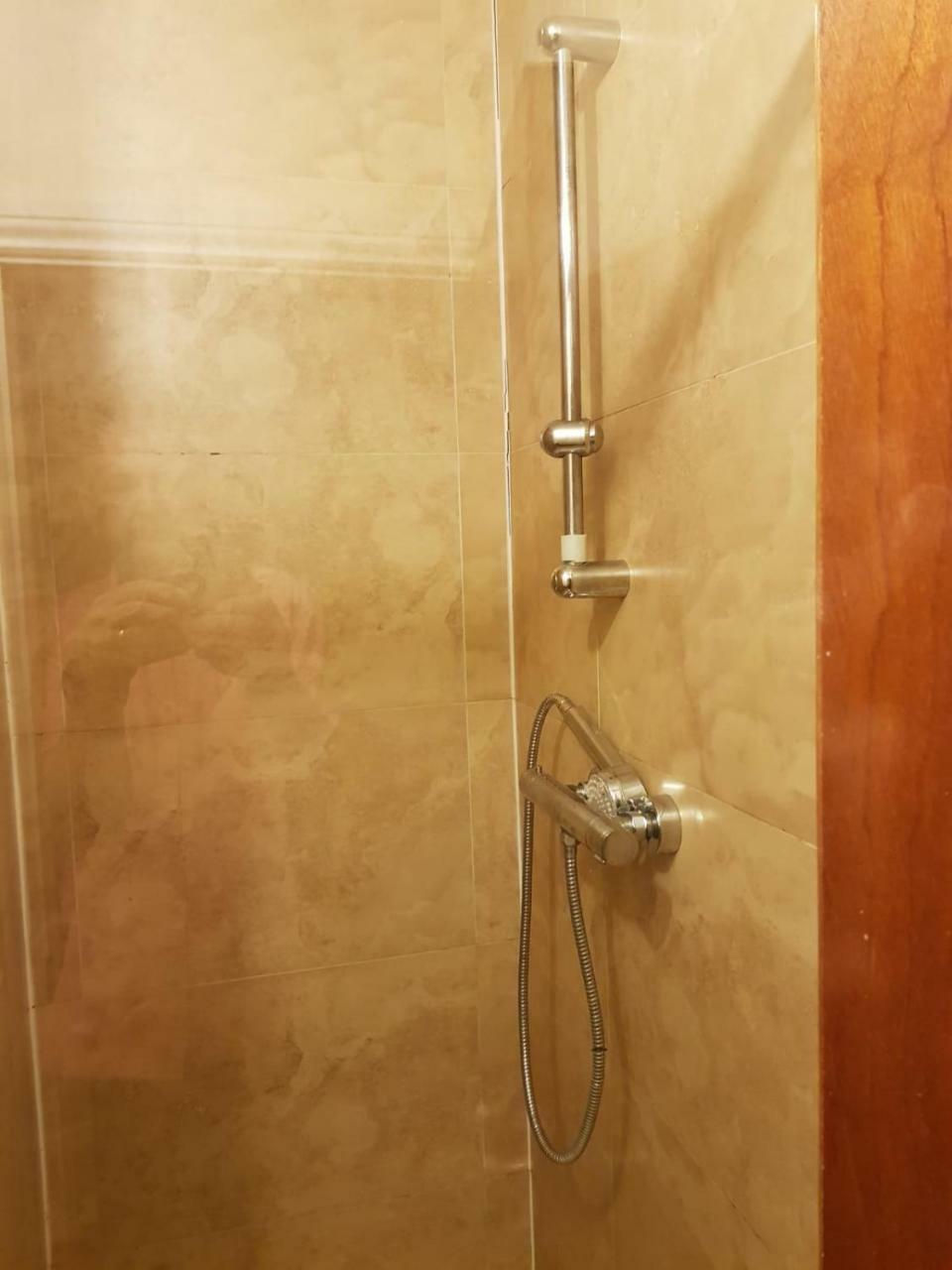 East Gate Inn كول شيستر المظهر الخارجي الصورة