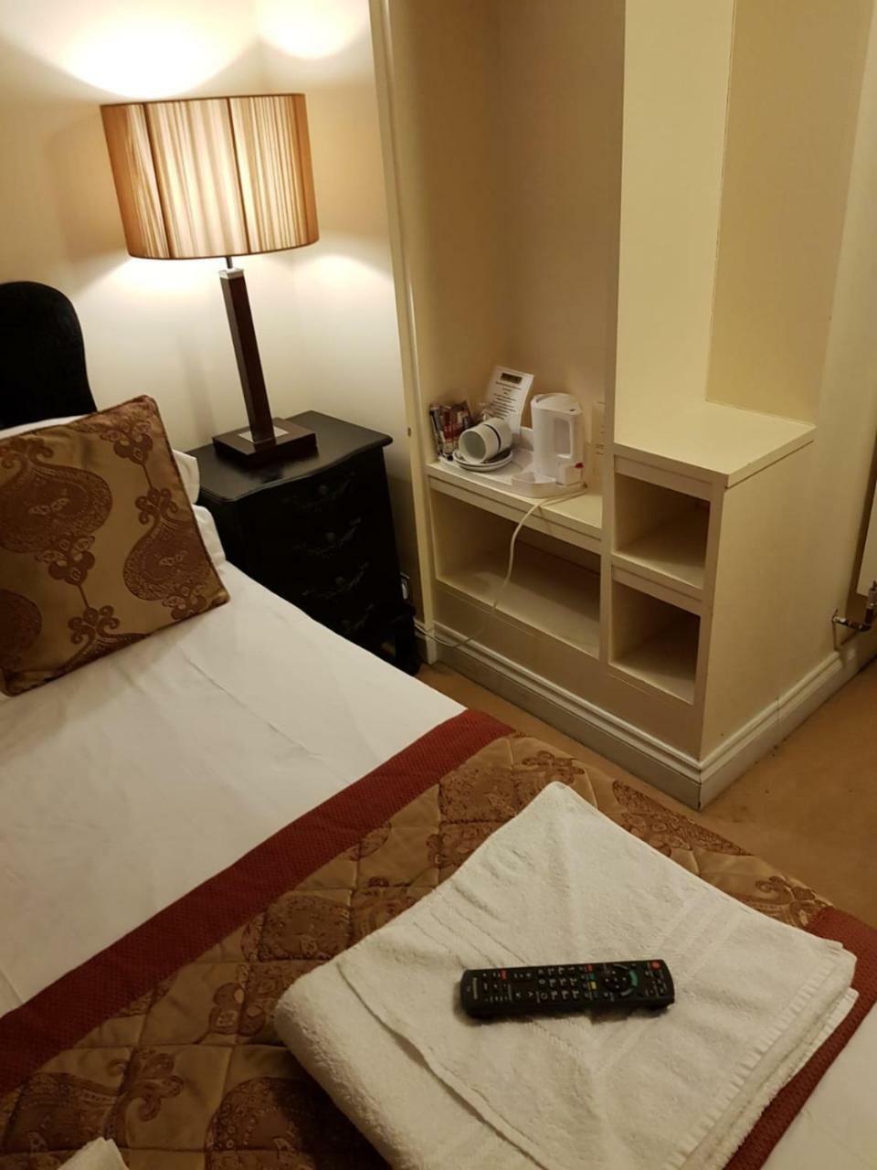 East Gate Inn كول شيستر المظهر الخارجي الصورة